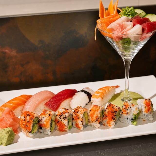 Sushi & Sashimi Combo.